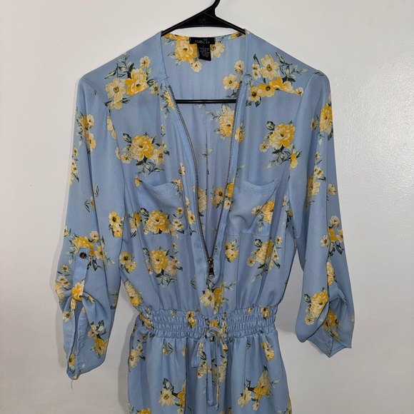 Rue21 Light Blue Blouse with Yellow Floral Design - Picture 4 of 7